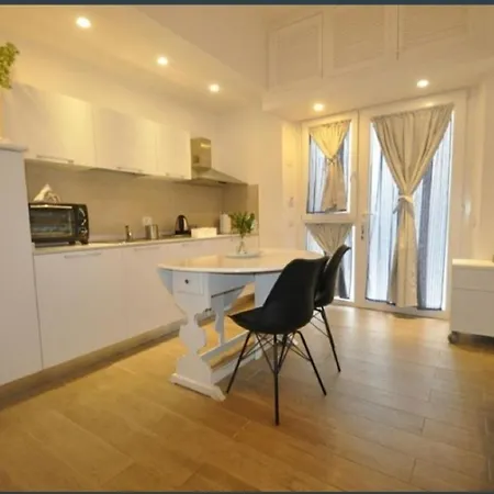 5 Terre Hall * La Spezia