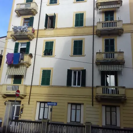 5 Terre Hall Apartmán *