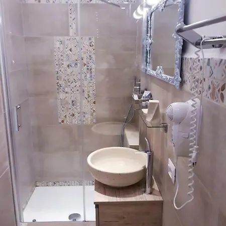 5 Terre Hall Apartmán *
